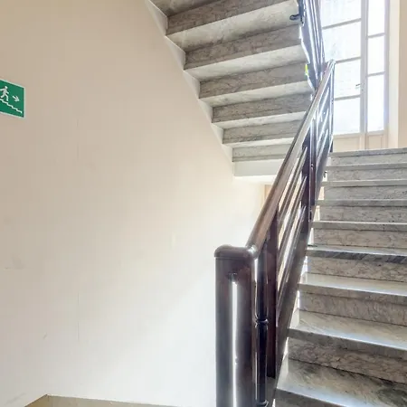 Apartament Guesthost - Cenisia District Bright Sunflower Mini Flat *