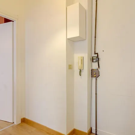 Apartament Guesthost - Cenisia District Bright Sunflower Mini Flat Turyn