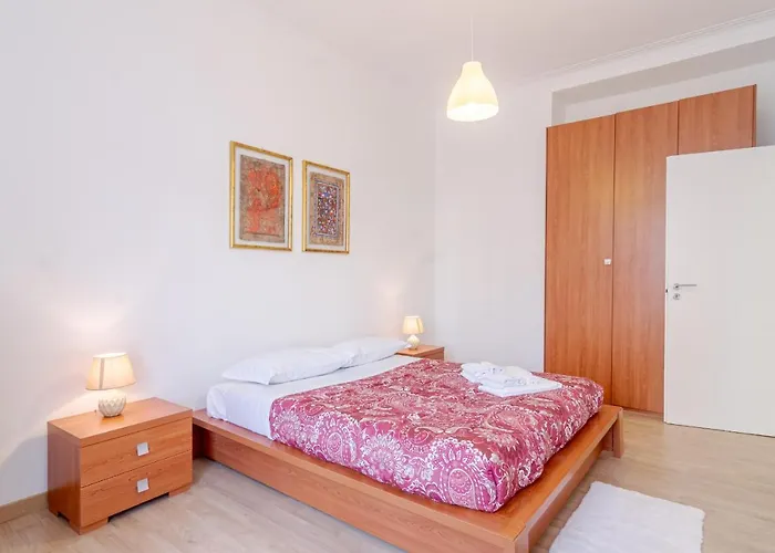 Guesthost - Cenisia District Bright Sunflower Mini Flat Apartmán Turín