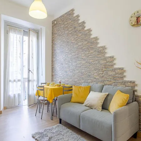 Guesthost - Cenisia District Bright Sunflower Mini Flat * トリノ