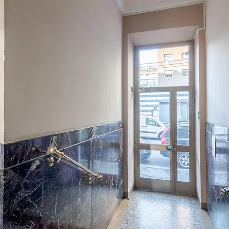 Guesthost - Cenisia District Bright Sunflower Mini Flat Apartamento Turim