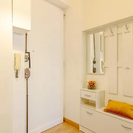 Cenisia District : Bright Sunflower Mini Flat Апартаменты *