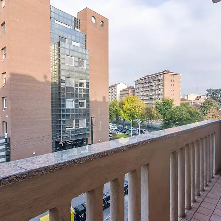 Апартаменты Cenisia District : Bright Sunflower Mini Flat *
