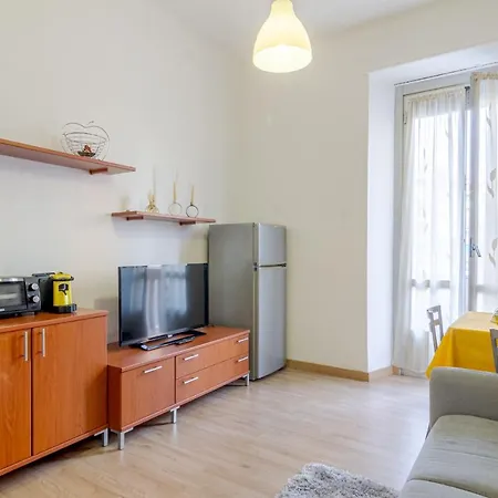 Cenisia District : Bright Sunflower Mini Flat Апартаменты Турин